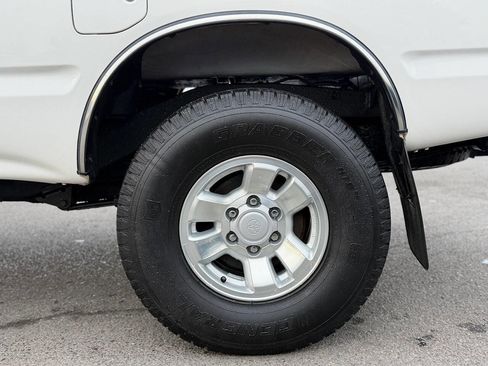 Used 2000 Toyota Tacoma 4x4 Xtracab image 34