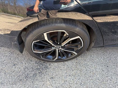 Used 2023 Nissan Altima 2.5 SR w/ SR Premium Package image 5