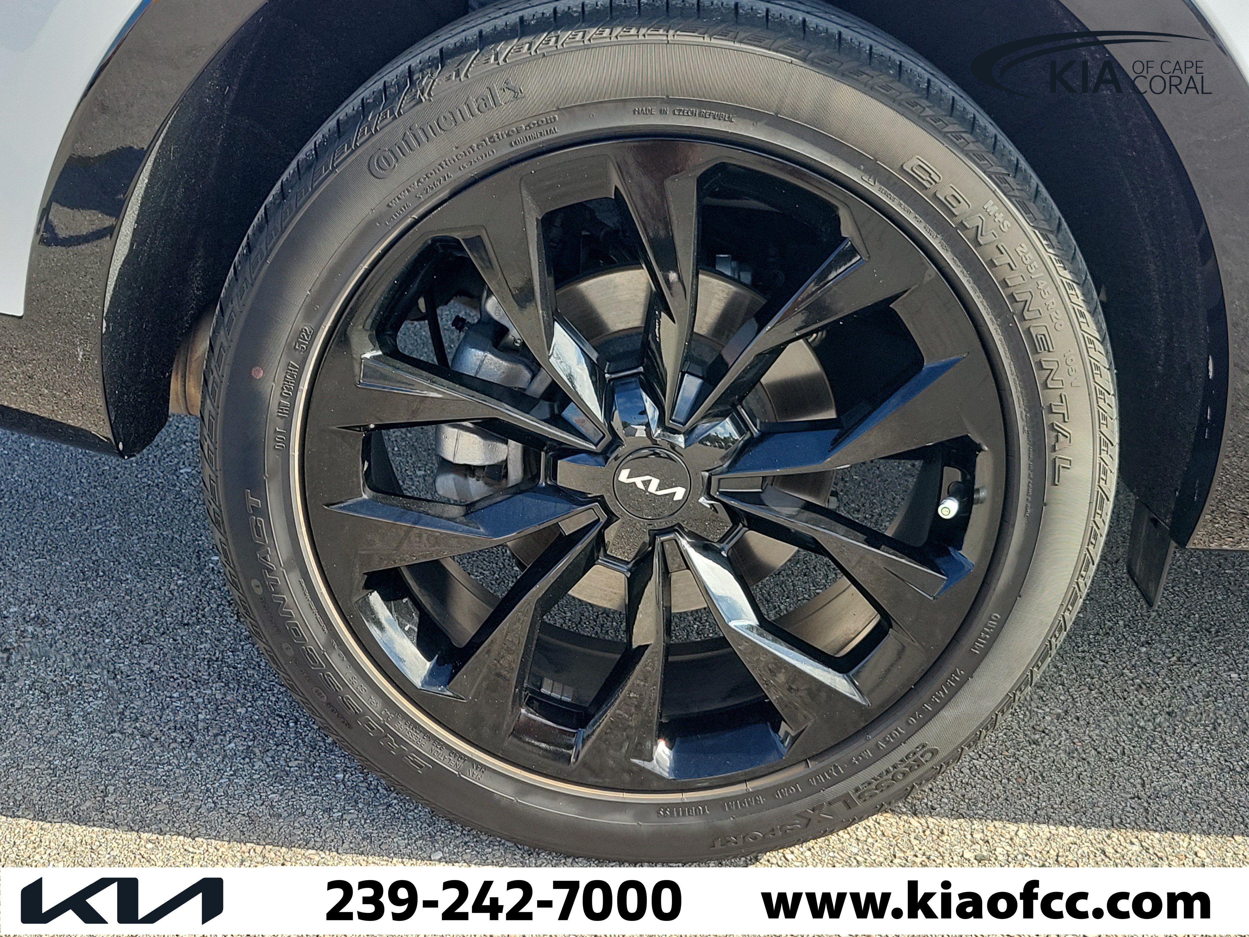 Certified 2023 Kia Sorento SX FWD image 9