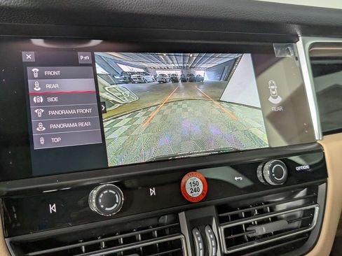 New 2026 Porsche Macan image 32