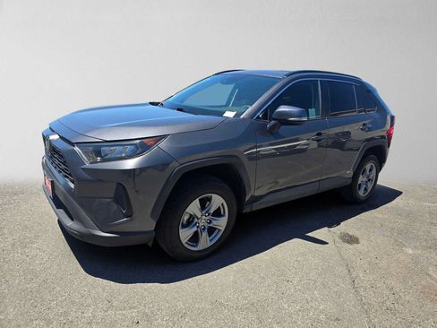 Used 2022 Toyota RAV4 LE AWD/4WD image 7