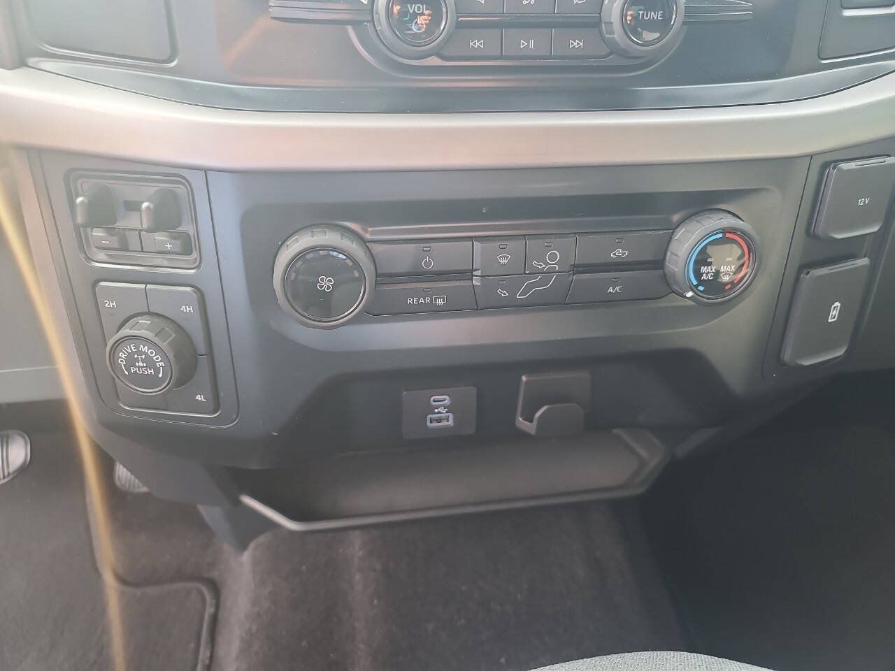 Used 2023 Ford F150 XLT AWD/4WD image 19