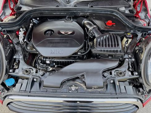 Used 2019 MINI Cooper 4-Door Hardtop w/ Signature Upholstery Package image 39