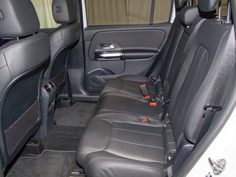 Used 2022 Mercedes-Benz GLB 250 GLB 250 image 14