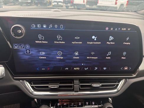 New 2026 Chevrolet Equinox EV LT image 8