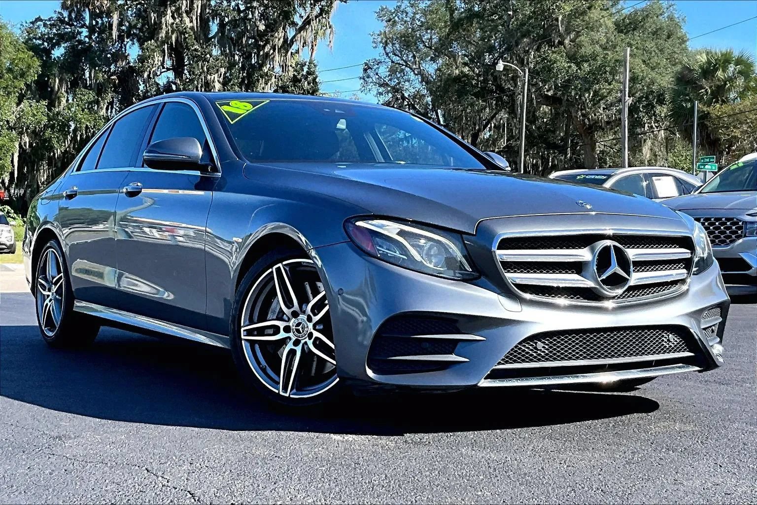 Used 2018 Mercedes-Benz E 300 4MATIC image 2