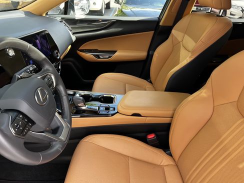 Certified 2025 Lexus NX 250 FWD w/ Towing Package (2000 Lbs) image 32