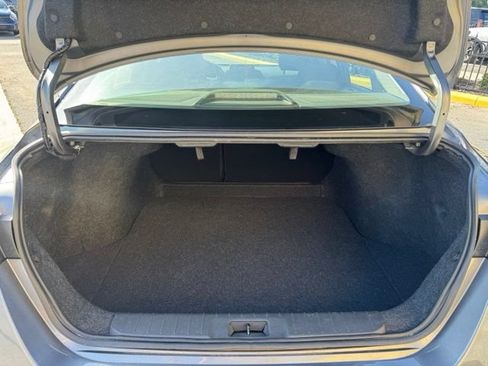 Used 2022 Nissan Sentra SV w/ Trunk Package FWD image 9