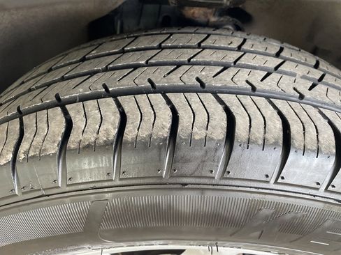 Used 2021 Ford Explorer 4WD w/ Class III Trailer Tow Package image 10