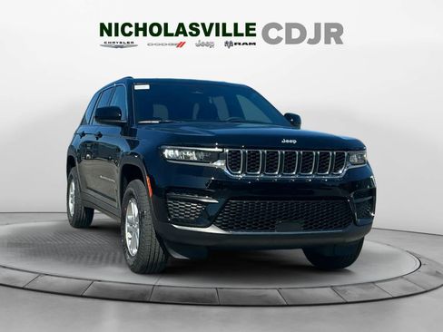 New 2025 Jeep Grand Cherokee Laredo w/ Luxury Tech Group I image 8