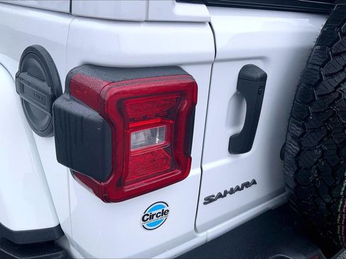 Certified 2025 Jeep Wrangler Unlimited Sahara AWD/4WD image 25
