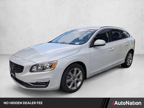 Used 2016 Volvo V60 T5 Premier FWD image 1