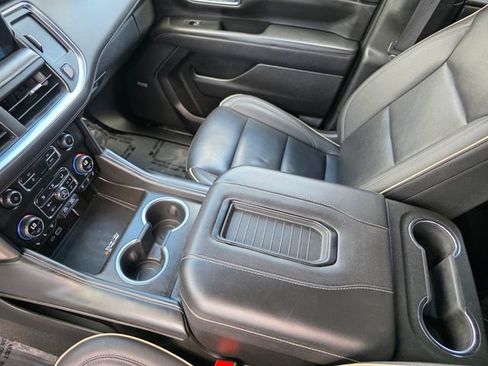 Used 2023 Chevrolet Suburban Premier AWD/4WD image 34