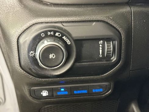 Used 2023 Jeep Wrangler Unlimited w/ Cold Weather Group image 19