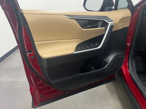 Used 2024 Toyota RAV4 LE AWD/4WD image 12