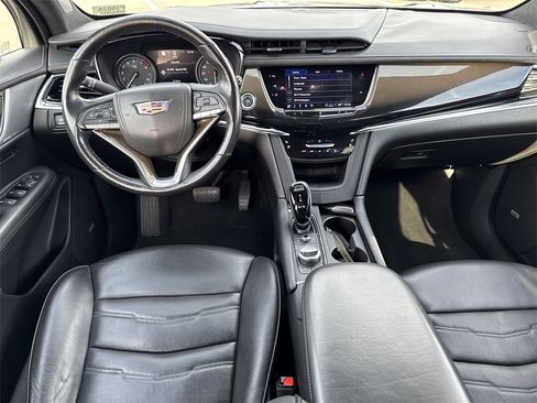 Used 2021 Cadillac XT6 Premium Luxury w/ Platinum Package image 9