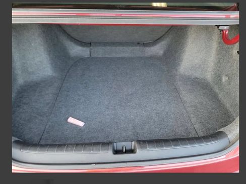 Used 2018 Honda Accord LX image 3