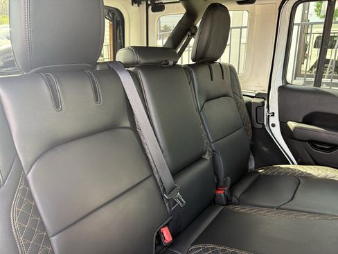Used 2023 Jeep Wrangler Unlimited Sahara image 26
