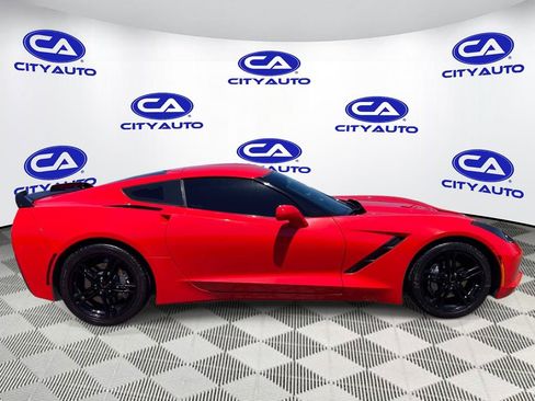 Used 2016 Chevrolet Corvette Stingray Coupe RWD image 2