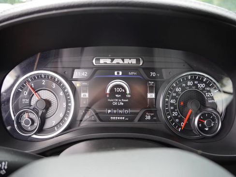Used 2023 RAM 1500 Laramie AWD/4WD image 34