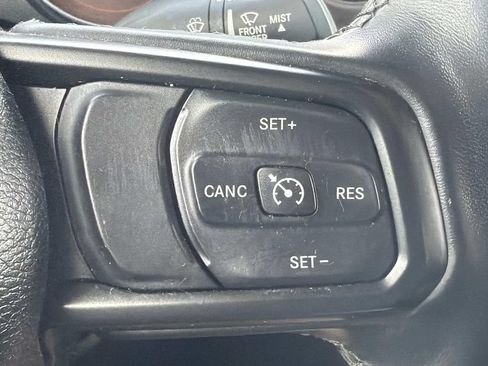 Used 2022 Jeep Gladiator Sport AWD/4WD image 17
