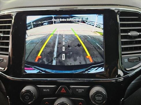 Used 2020 Jeep Grand Cherokee Altitude RWD image 12