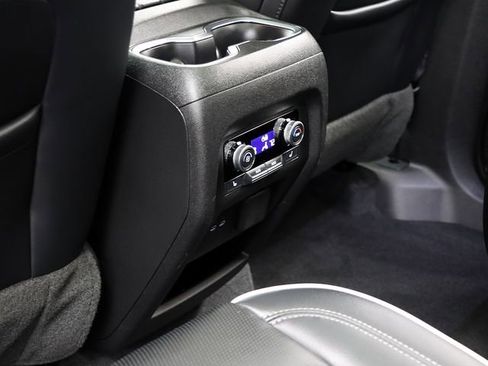 Certified 2025 Buick Enclave Avenir image 14