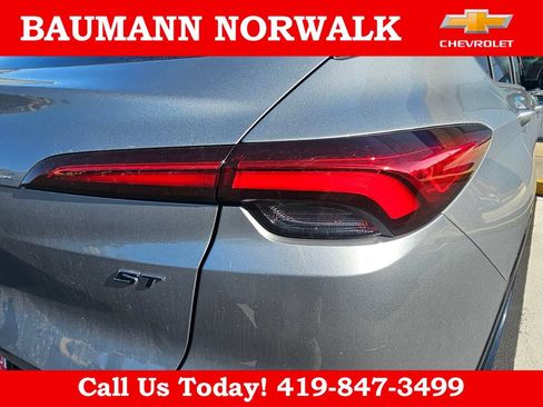 Used 2024 Buick Envista Sport Touring w/ Convenience I Package FWD image 22