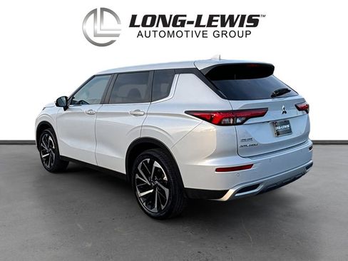 Used 2024 Mitsubishi Outlander SE image 4