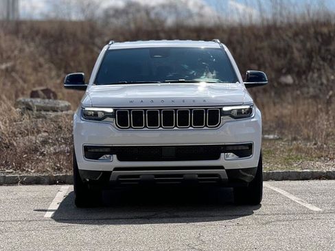 Used 2024 Jeep Wagoneer Series II w/ Flexible Seating Group image 3