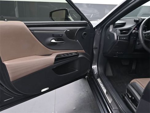 Used 2022 Lexus ES 350 Ultra Luxury image 17