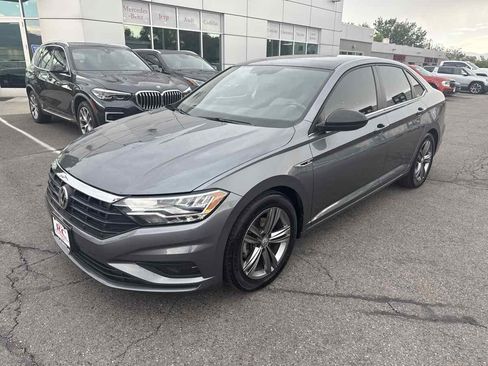Used 2020 Volkswagen Jetta R-Line FWD image 2