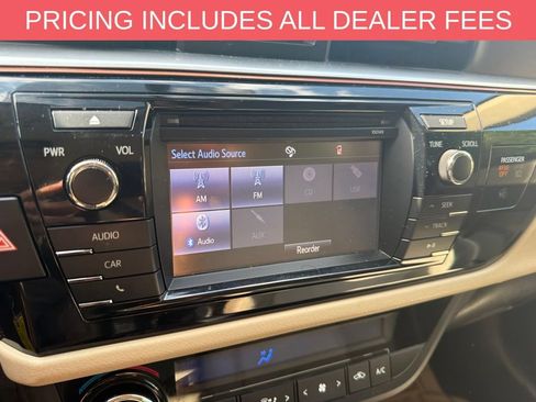 Used 2015 Toyota Corolla LE FWD image 11