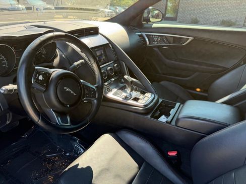 Used 2018 Jaguar F-TYPE Convertible RWD image 10