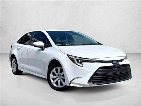 Used 2024 Toyota Corolla LE FWD image 12