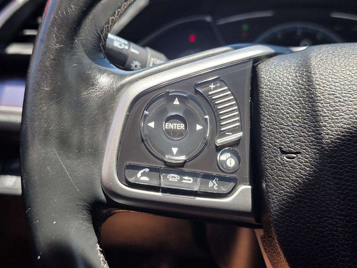 Used 2018 Honda Civic Touring image 30