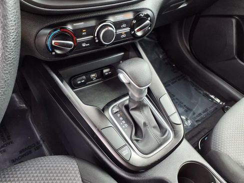 Used 2025 Kia Soul LX w/ LX Technology Package image 22