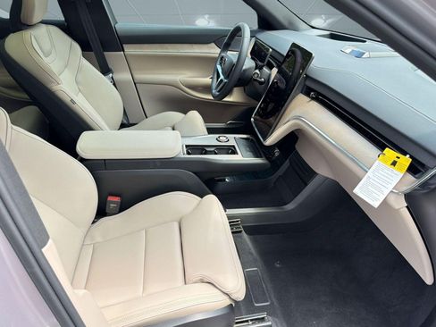 New 2026 Volvo EX90 Plus AWD/4WD image 30
