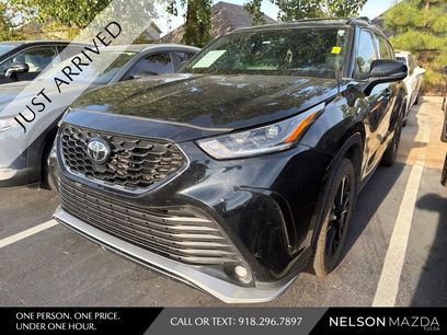 Used 2023 Toyota Highlander XSE