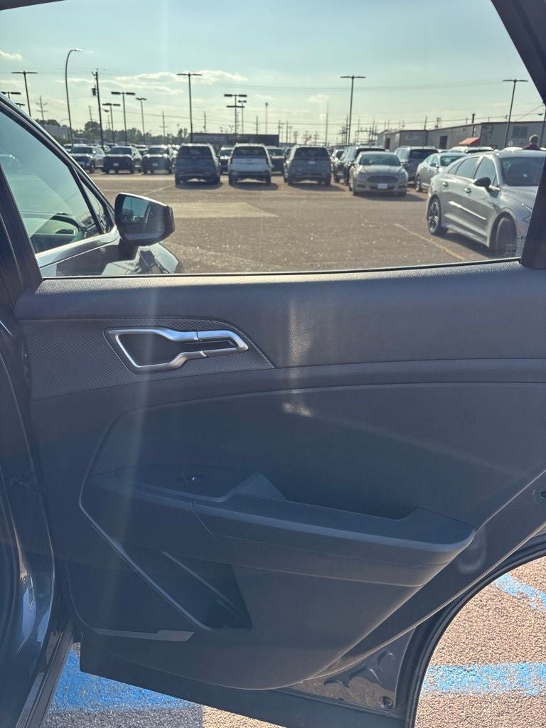 Used 2023 Kia Sportage LX AWD/4WD image 25