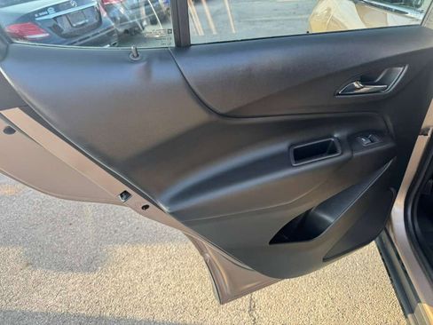 Used 2019 Chevrolet Equinox LT image 19