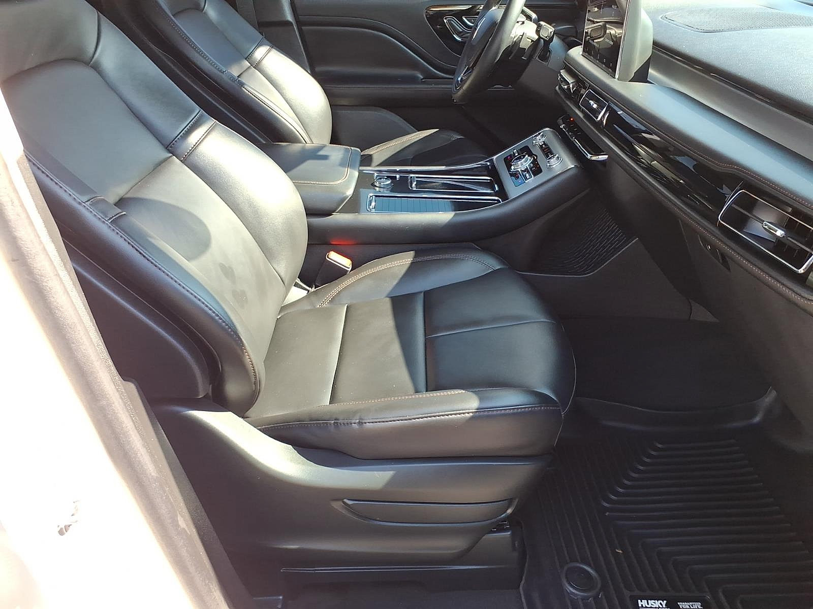 Used 2023 Lincoln Aviator AWD w/ Premium Package image 11