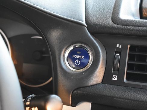 Used 2012 Lexus CT 200h Premium image 40