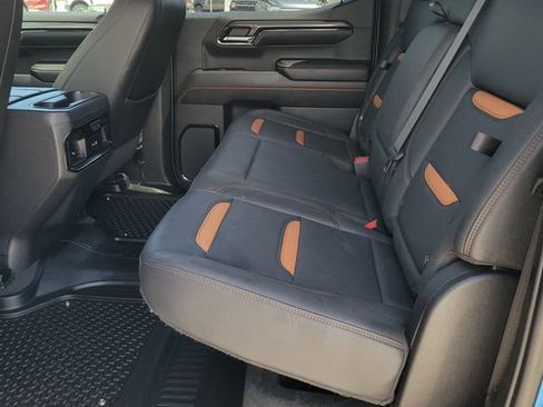 Used 2023 GMC Sierra 1500 AT4 w/ AT4 Premium Package AWD/4WD image 8