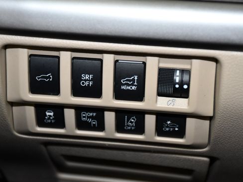 Used 2017 Subaru Outback 2.5i Limited AWD/4WD image 35