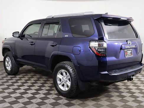 Used 2018 Toyota 4Runner SR5 AWD/4WD image 6