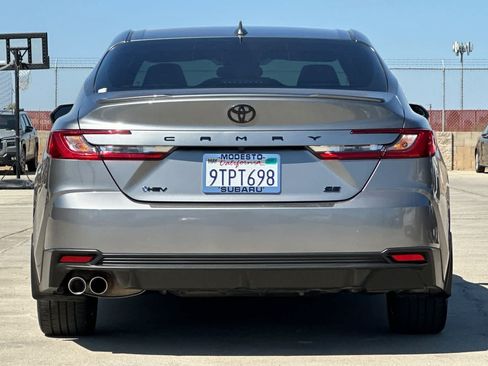 Used 2025 Toyota Camry SE FWD image 4