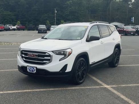 Used 2020 GMC Terrain SLE w/ Driver Convenience Package AWD/4WD image 4