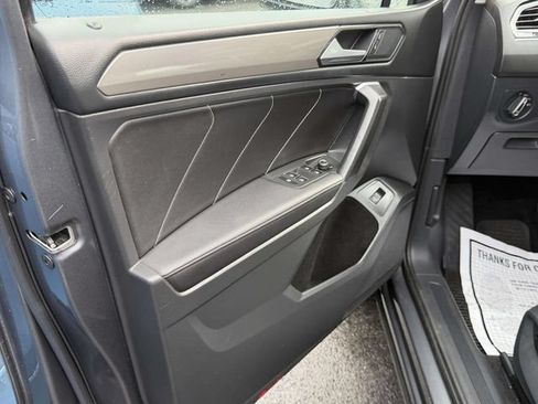 Certified 2024 Volkswagen Tiguan SE w/ Panoramic Sunroof Package AWD/4WD image 16
