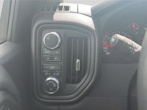 Used 2024 GMC Sierra 1500 Pro w/ Pro Value Package AWD/4WD image 19